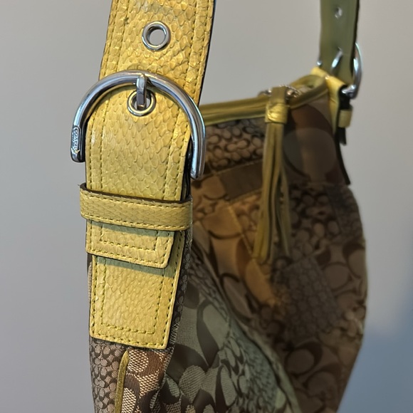 Vintage Coach Exotics Collection Lime green trim zipper closure Hobo bag - Picture 2 of 11